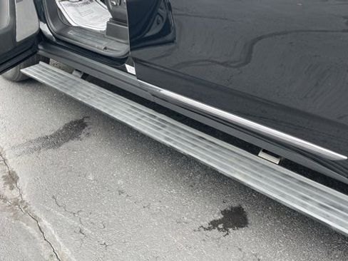 Used 2024 GMC Yukon XL Denali Ultimate image 11