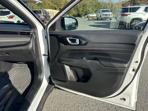 Used 2024 Jeep Compass Trailhawk image 16