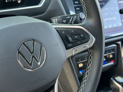 Used 2023 Volkswagen Tiguan SE FWD image 28