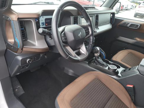 Used 2022 Ford Bronco Outer Banks AWD/4WD image 16