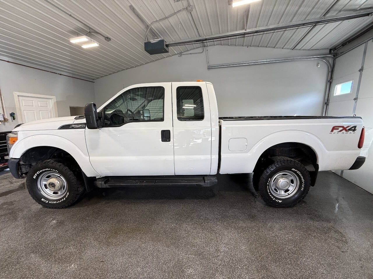 Used 2015 Ford F250 XL w/ FX4 Off-Road Package AWD/4WD image 11