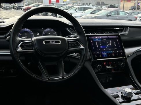 Used 2022 Jeep Grand Cherokee Overland w/ Adv Protech Group III image 25