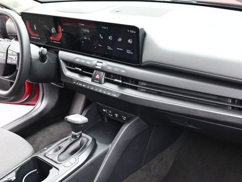 Used 2025 Kia K4 FWD image 37