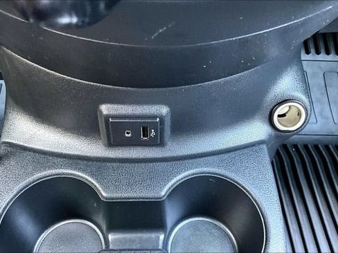 Used 2017 Nissan Versa Note FWD image 23