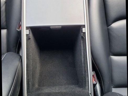 Used 2022 Tesla Model 3 Standard Range image 28