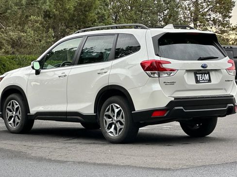 Used 2023 Subaru Forester Premium AWD/4WD image 6