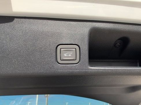 New 2026 Chevrolet Equinox EV LT image 12