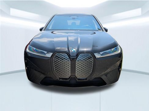 Used 2024 BMW iX xDrive50 w/ Sport Package AWD/4WD image 4