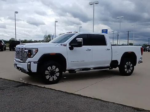 Used 2025 GMC Sierra 2500 Denali w/ Technology Package image 4
