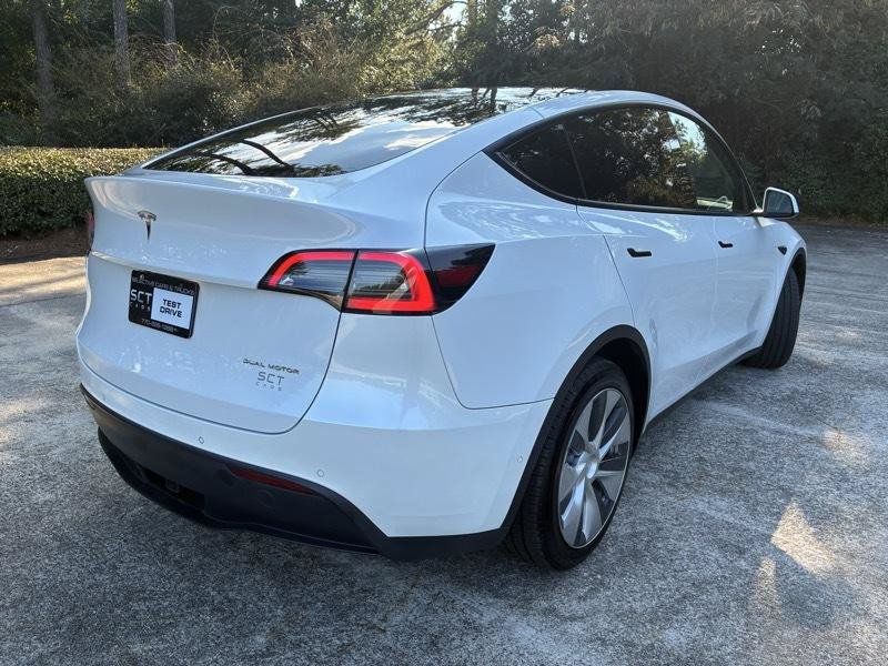 Used 2022 Tesla Model Y AWD image 5