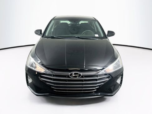 Used 2019 Hyundai Elantra SE w/ Cargo Package FWD image 2