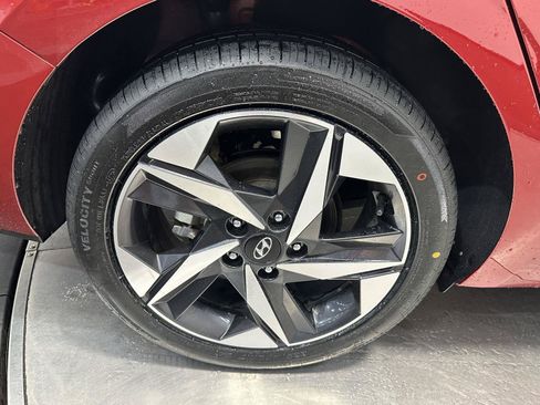Certified 2023 Hyundai Elantra SEL w/ Convenience Package FWD image 11