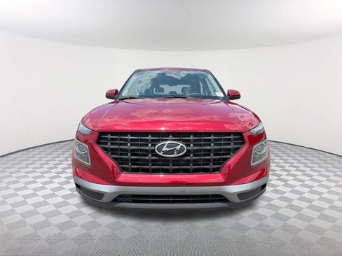 Used 2025 Hyundai Venue SE FWD image 2