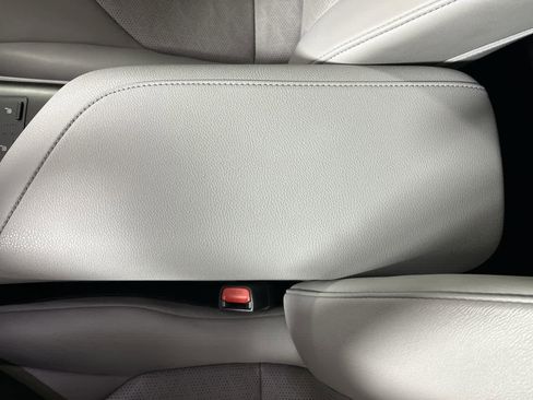 Used 2022 Toyota Camry XSE FWD image 22