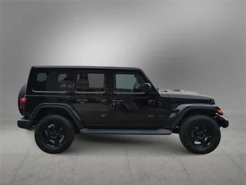 Used 2019 Jeep Wrangler Unlimited Sahara image 9