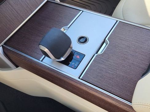 New 2026 Land Rover Range Rover Long Wheelbase SE image 14
