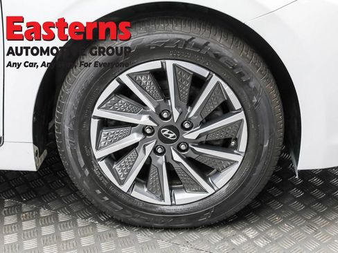 Used 2020 Hyundai Ioniq Limited image 30