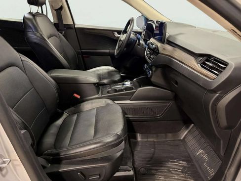 Used 2020 Ford Escape Titanium w/ Titanium Premium Package 2.0 AWD/4WD image 26