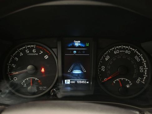 Used 2022 Toyota Tacoma SR AWD/4WD image 18