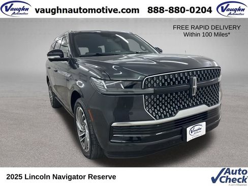 Used 2025 Lincoln Navigator Reserve AWD/4WD image 1