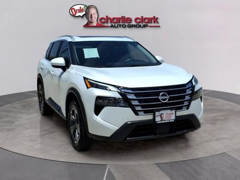 Used 2024 Nissan Rogue SV w/ SV Premium Package FWD image 7