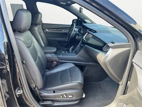 Used 2023 Cadillac XT6 Sport w/ Technology Package image 25