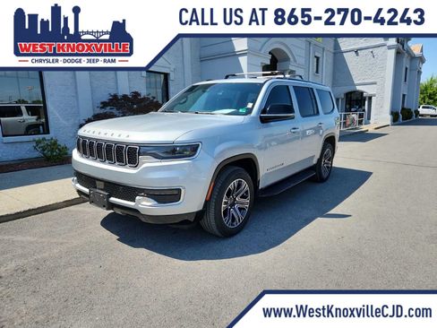 Used 2024 Jeep Wagoneer 4WD w/ Premium Group I image 1