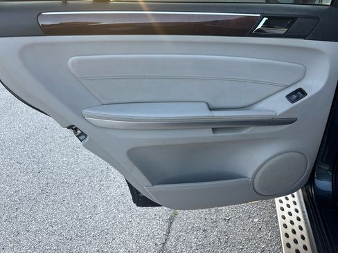 Used 2010 Mercedes-Benz GL 320 BlueTEC 4MATIC image 28