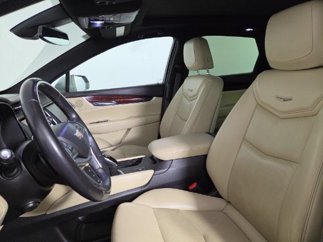 Used 2018 Cadillac XT5 Luxury w/ Driver Awareness Package FWD image 15