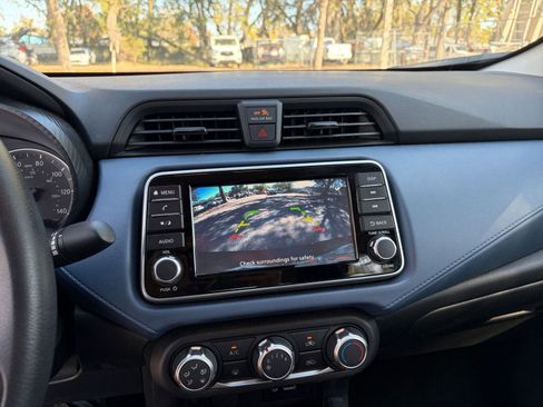 Used 2025 Nissan Versa SV image 17