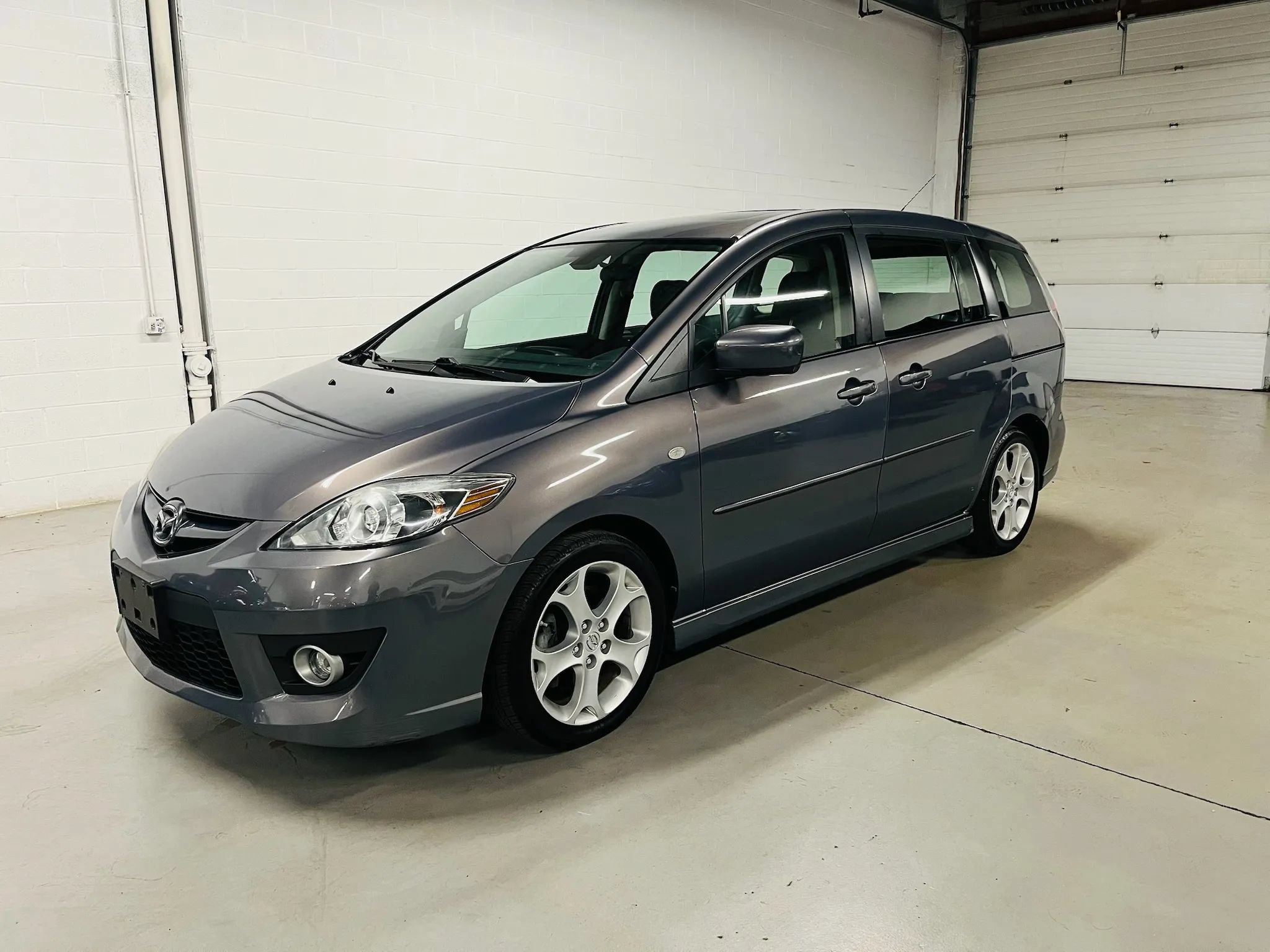 Used 2009 MAZDA MAZDA5 Grand Touring FWD image 2