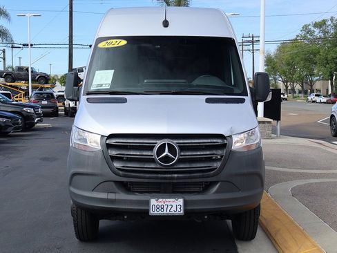 Used 2021 Mercedes-Benz Sprinter 3500 image 2