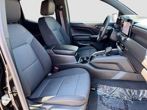Used 2025 Chevrolet Colorado Trail Boss AWD/4WD image 26