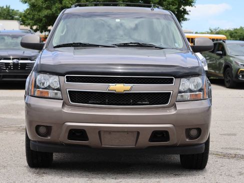 Used 2013 Chevrolet Suburban LS w/ Convenience Package 1 AWD/4WD image 5
