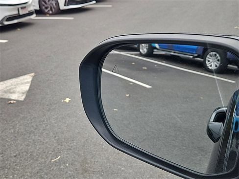 Used 2024 Kia Telluride EX w/ EX Captain's Chair Package image 23