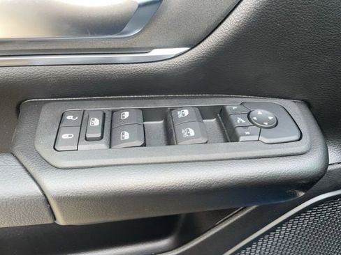 New 2026 RAM 1500 4x4 Crew Cab image 11