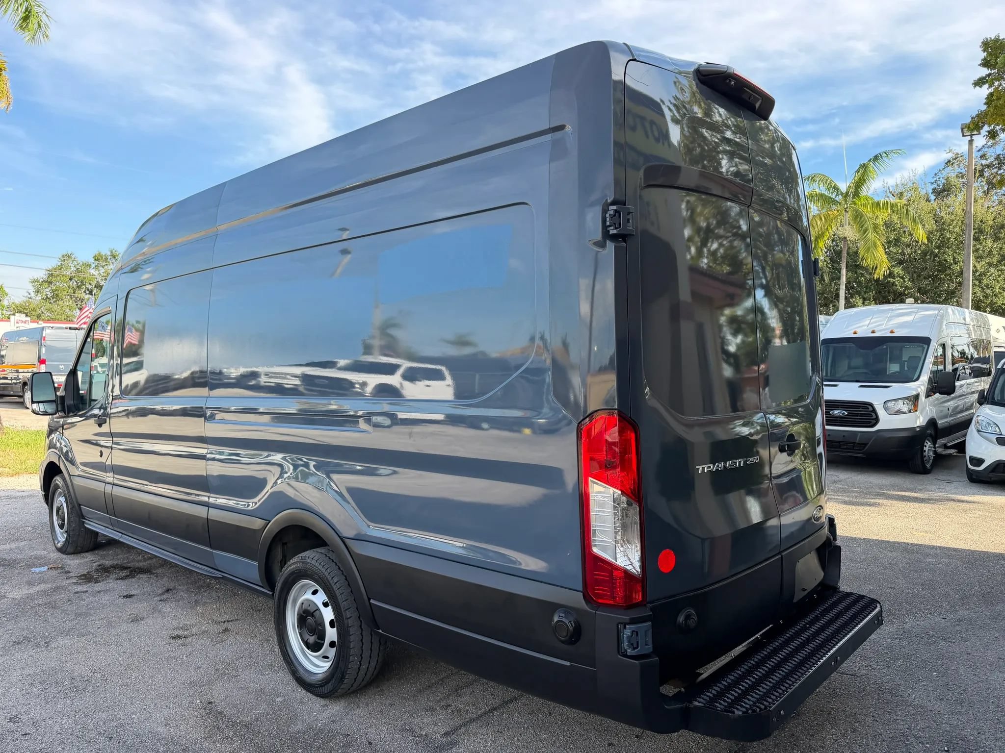 Used 2020 Ford Transit 250 148 High Roof Extended RWD image 3