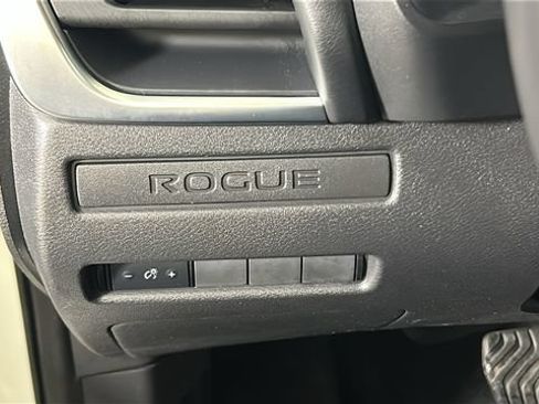 Used 2022 Nissan Rogue S FWD image 20