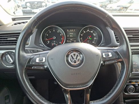 Used 2018 Volkswagen Passat 2.0T SE image 19