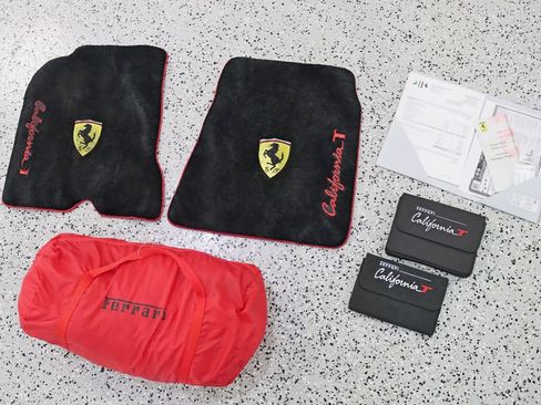 Used 2016 Ferrari California T RWD image 32