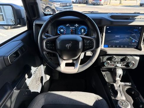 Used 2025 Ford Bronco Big Bend image 16