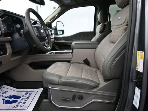 New 2026 Ford F250 Platinum w/ Platinum Plus Package AWD/4WD image 11