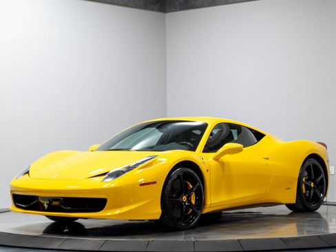 Used 2010 Ferrari 458 Italia Coupe RWD image 2