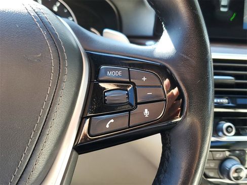 Used 2018 BMW 530i w/ Premium Package image 25