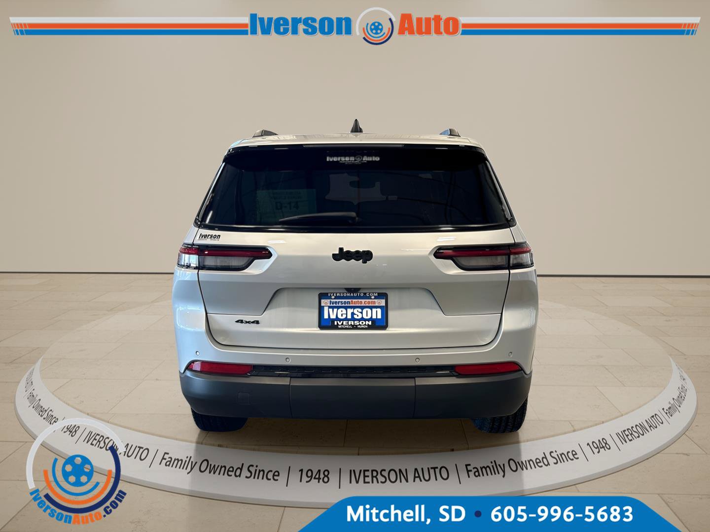Used 2023 Jeep Grand Cherokee L Laredo AWD/4WD image 6
