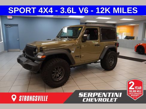 Used 2025 Jeep Wrangler Sport AWD/4WD image 1