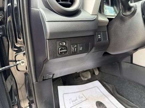 Used 2017 Toyota RAV4 LE w/ All Weather Liner Package AWD/4WD image 18