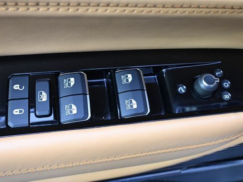 Used 2024 Jeep Grand Wagoneer Series III w/ Rear Seat Video Group 1 AWD/4WD image 14
