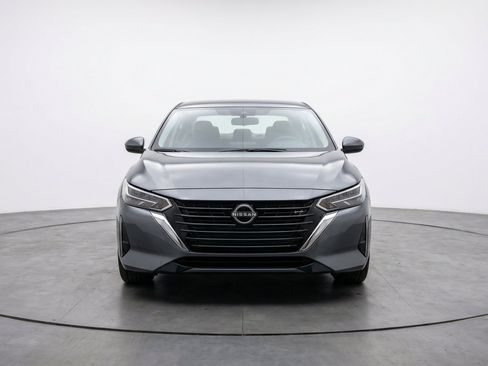 Used 2025 Nissan Sentra SV FWD image 2