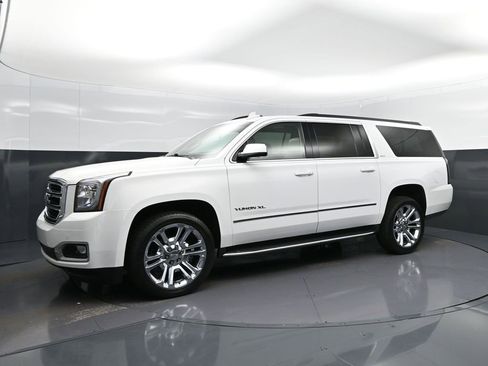 Used 2020 GMC Yukon XL SLT w/ Premium Edition image 3